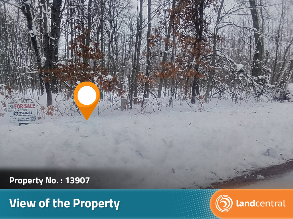Over half an acre close to two large lakes and many smaller lakes6